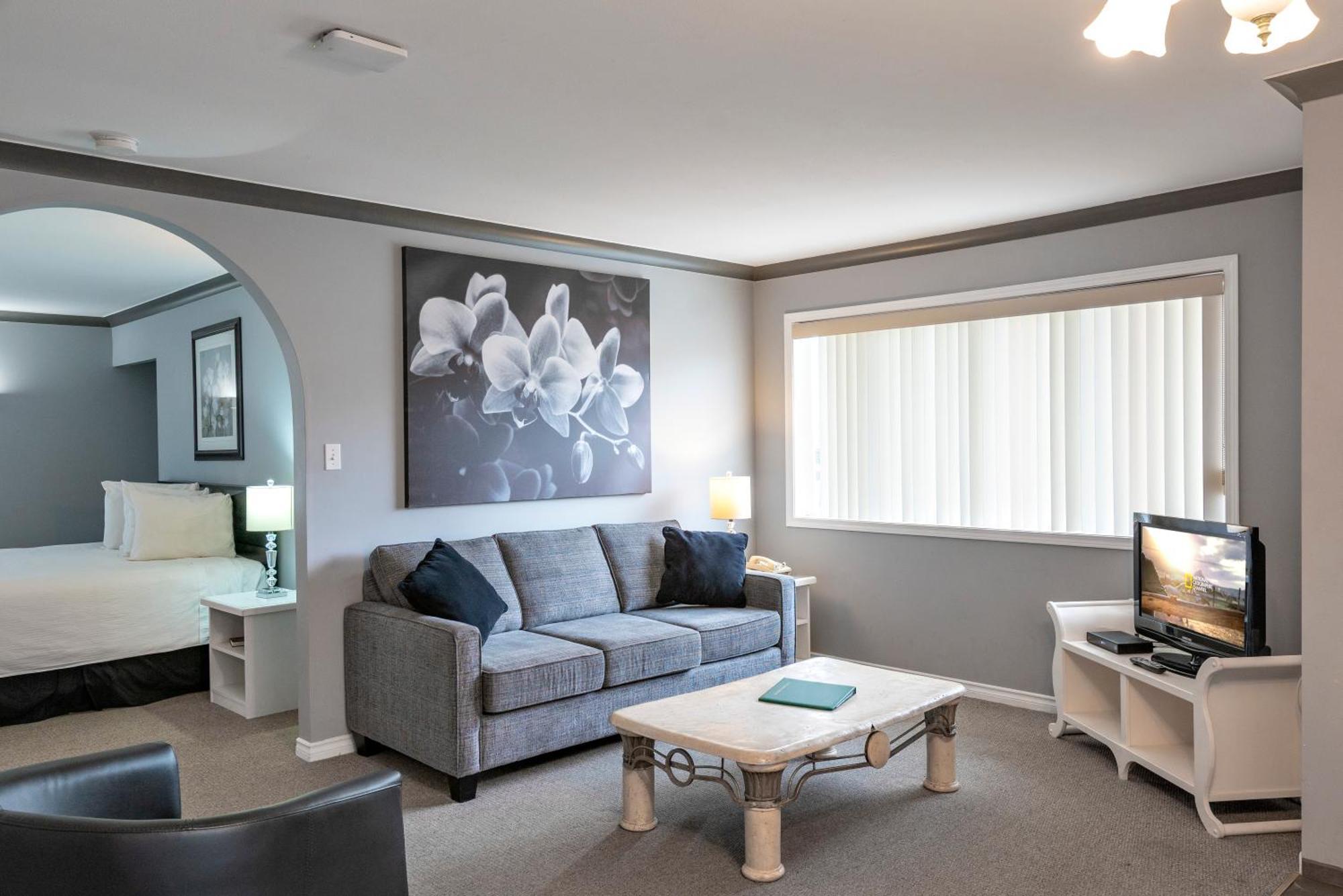 Tiki Shores Inn & Suites Penticton Ngoại thất bức ảnh