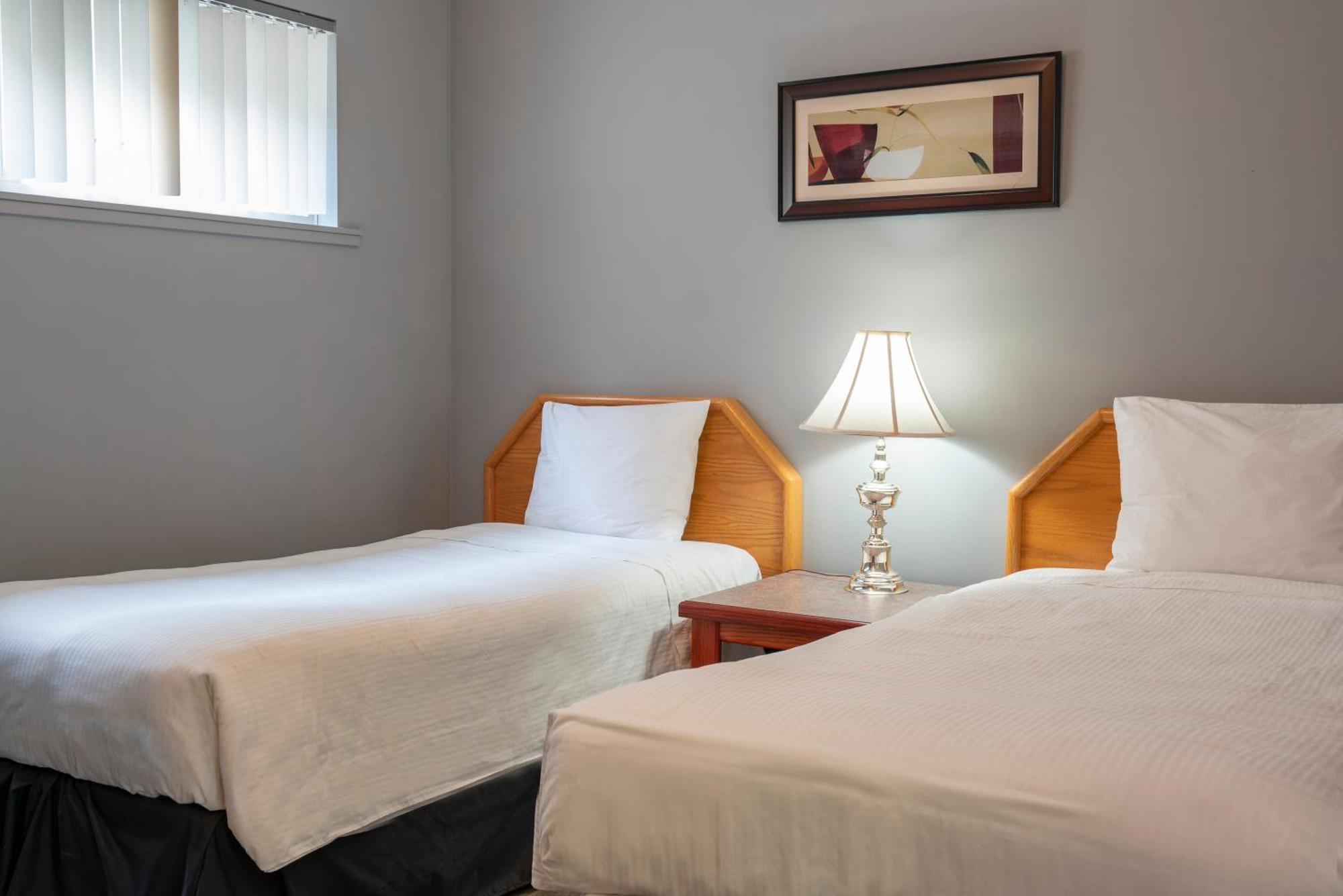 Tiki Shores Inn & Suites Penticton Ngoại thất bức ảnh