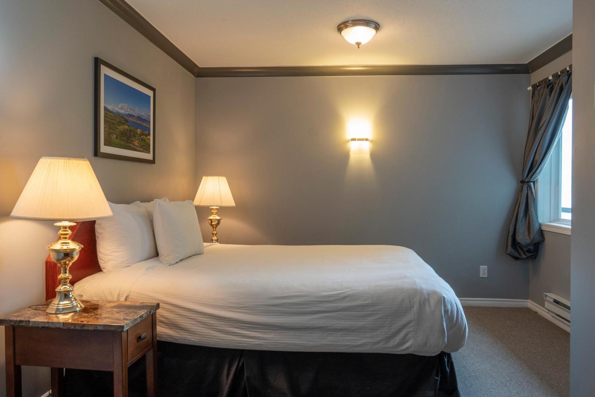 Tiki Shores Inn & Suites Penticton Ngoại thất bức ảnh