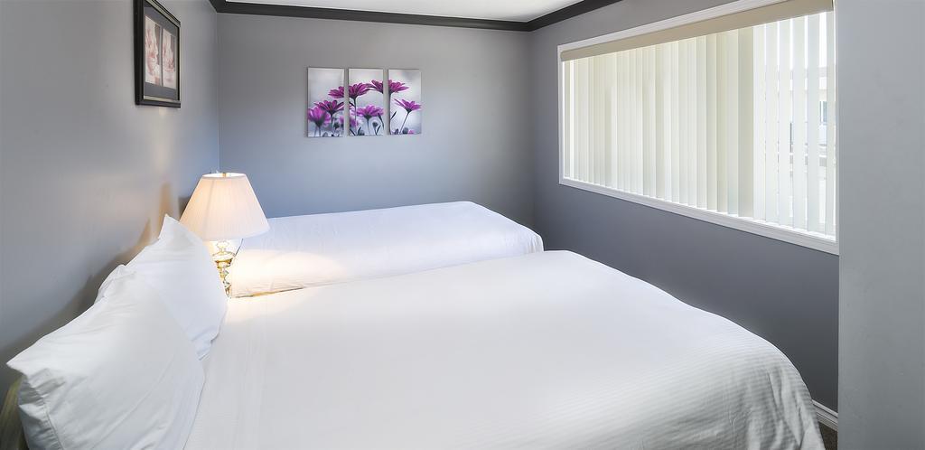 Tiki Shores Inn & Suites Penticton Ngoại thất bức ảnh