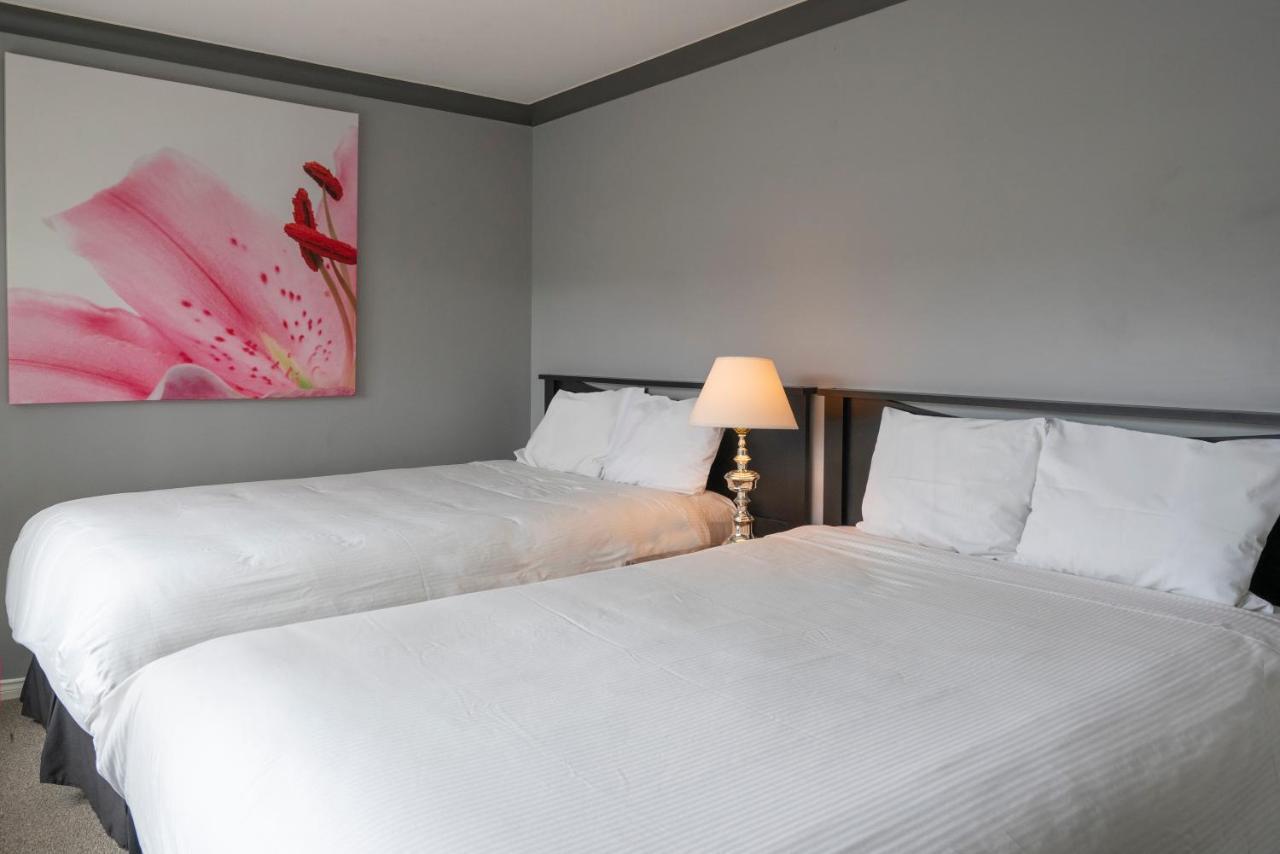 Tiki Shores Inn & Suites Penticton Ngoại thất bức ảnh