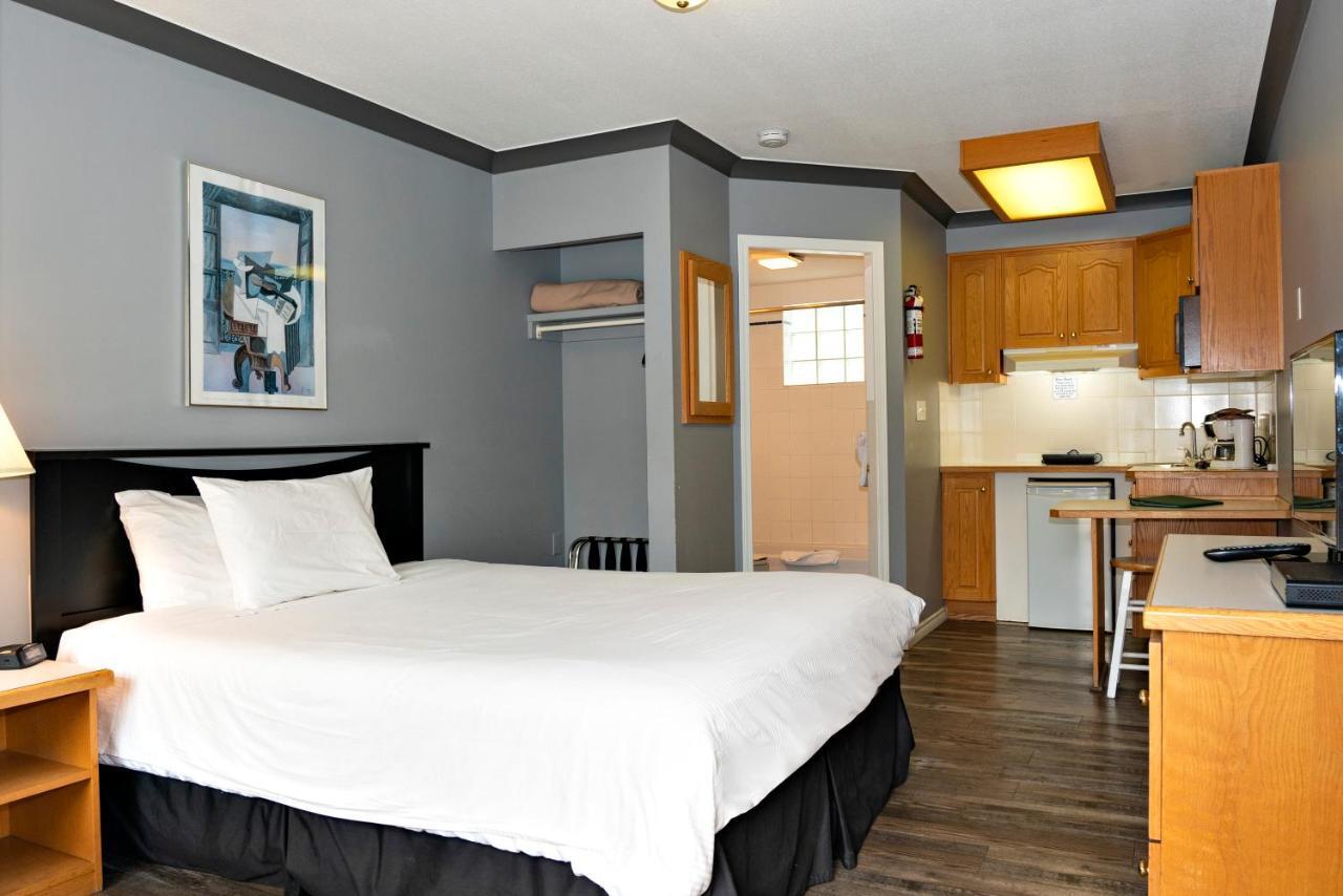 Tiki Shores Inn & Suites Penticton Ngoại thất bức ảnh