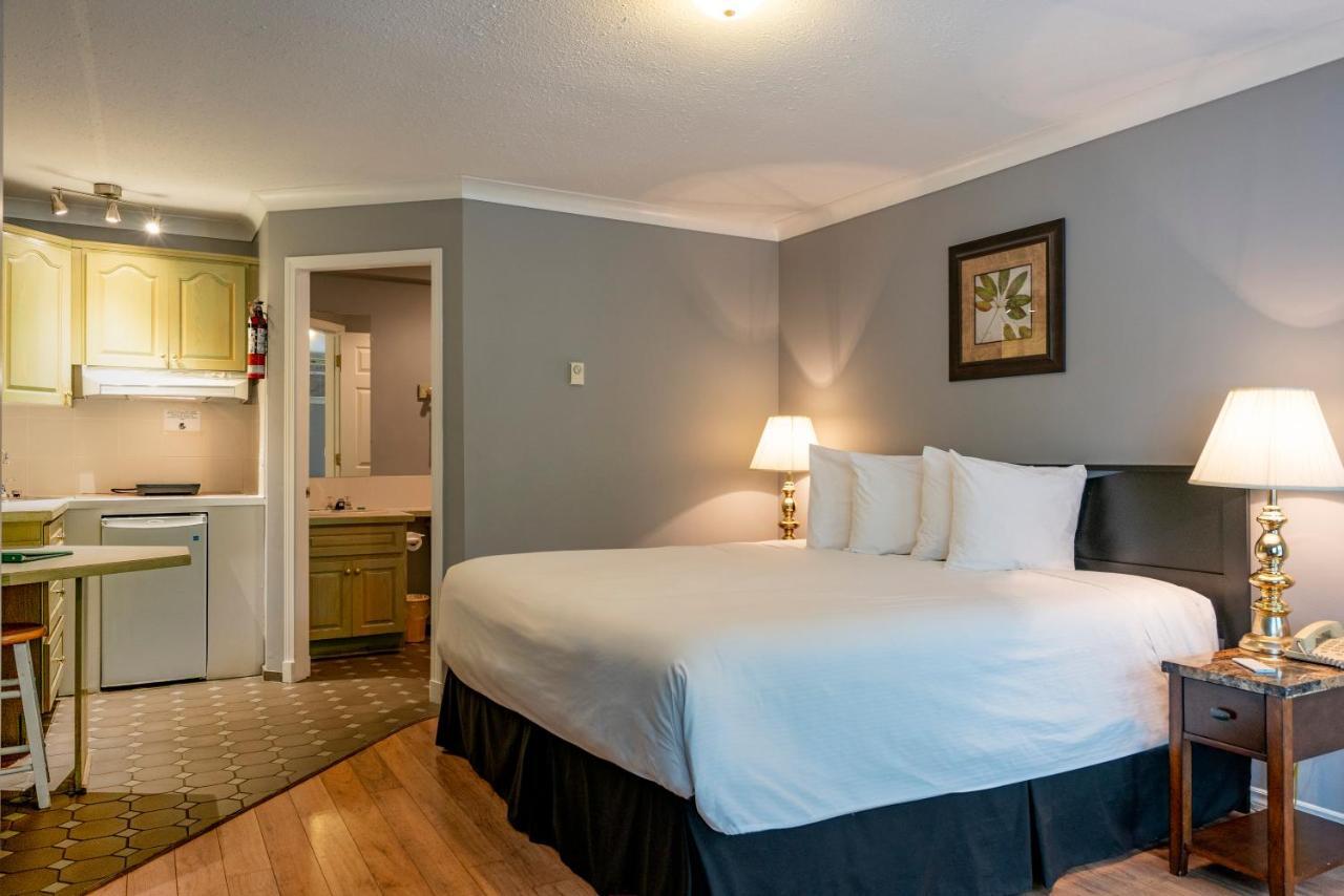 Tiki Shores Inn & Suites Penticton Ngoại thất bức ảnh