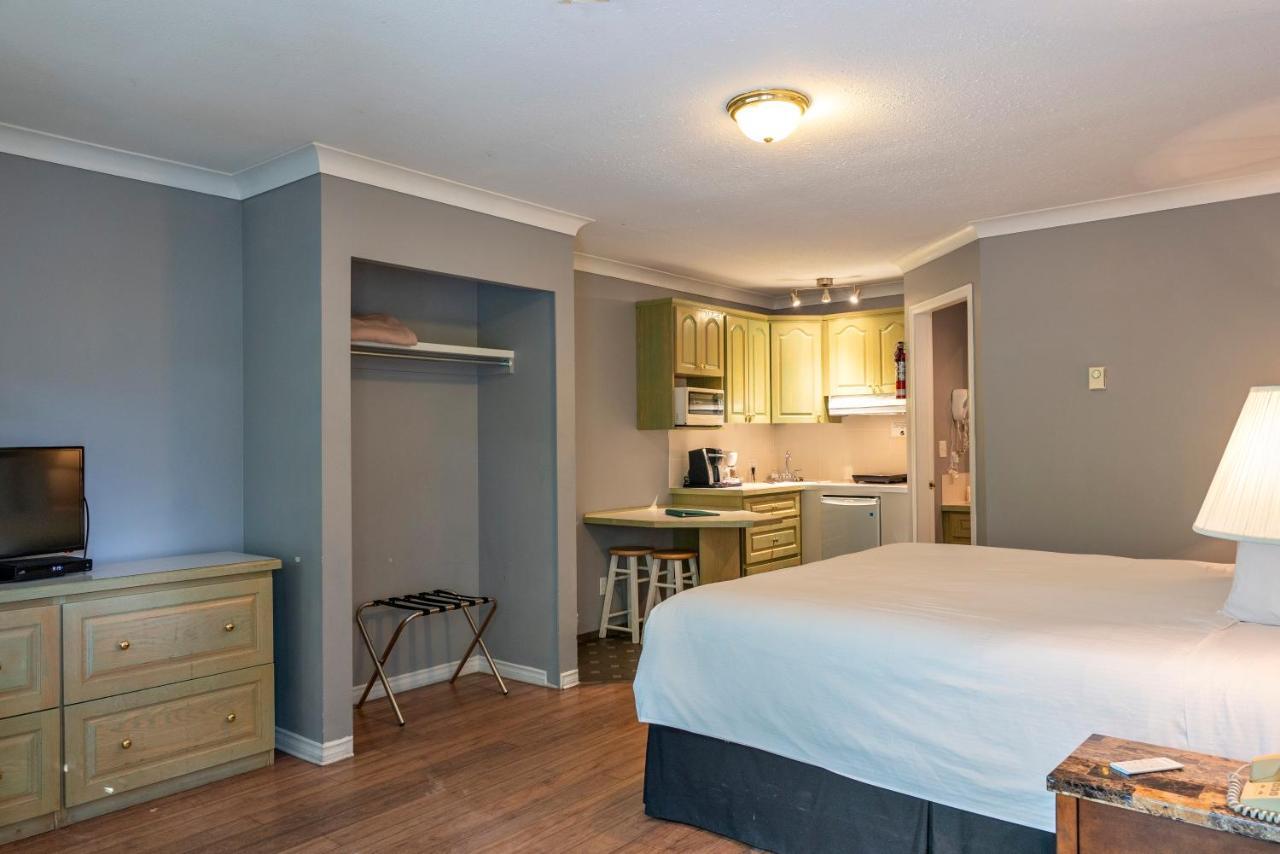 Tiki Shores Inn & Suites Penticton Ngoại thất bức ảnh
