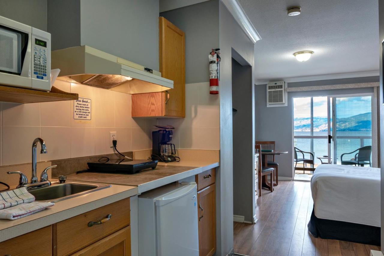 Tiki Shores Inn & Suites Penticton Ngoại thất bức ảnh